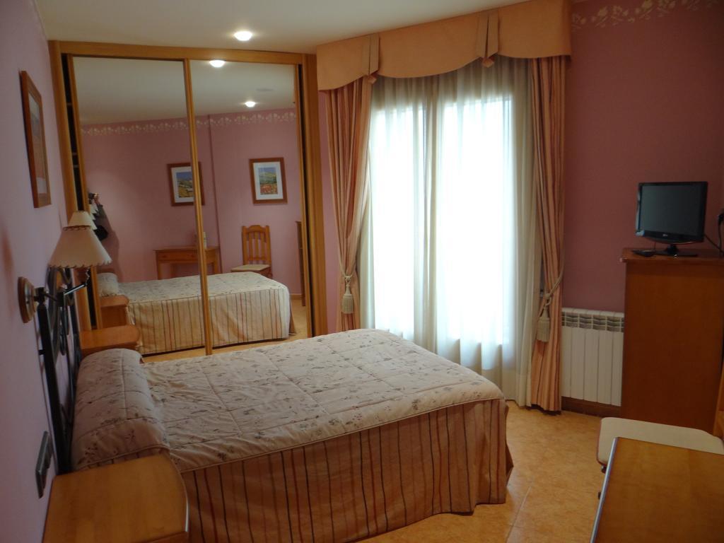 Hotel Casa Carmen Benabarre Værelse billede